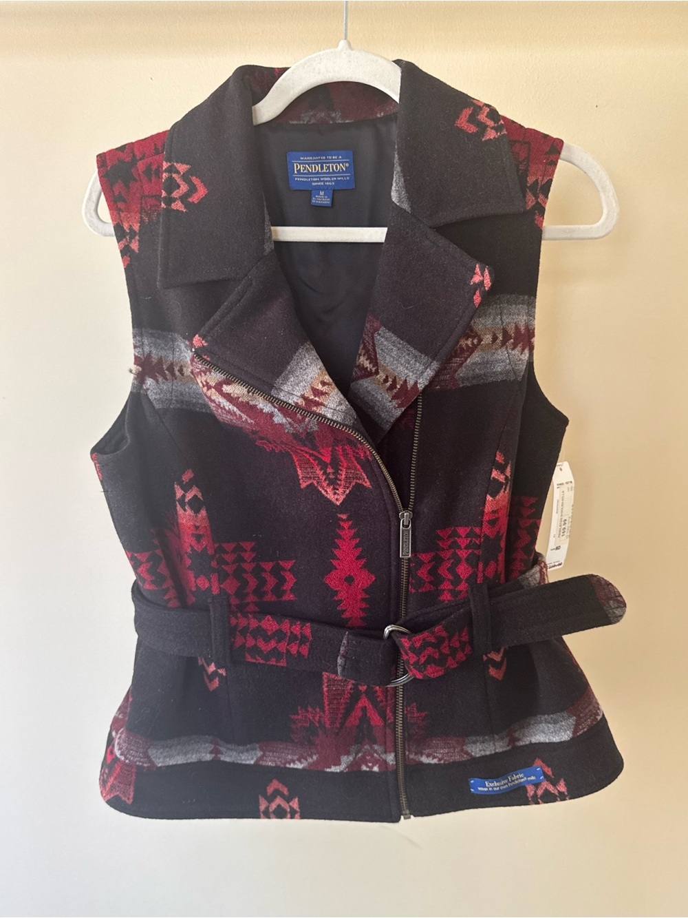 NEW W TAGS Vintage Pendleton ❤️ Black & Red Patterned Wool Belted Vest
